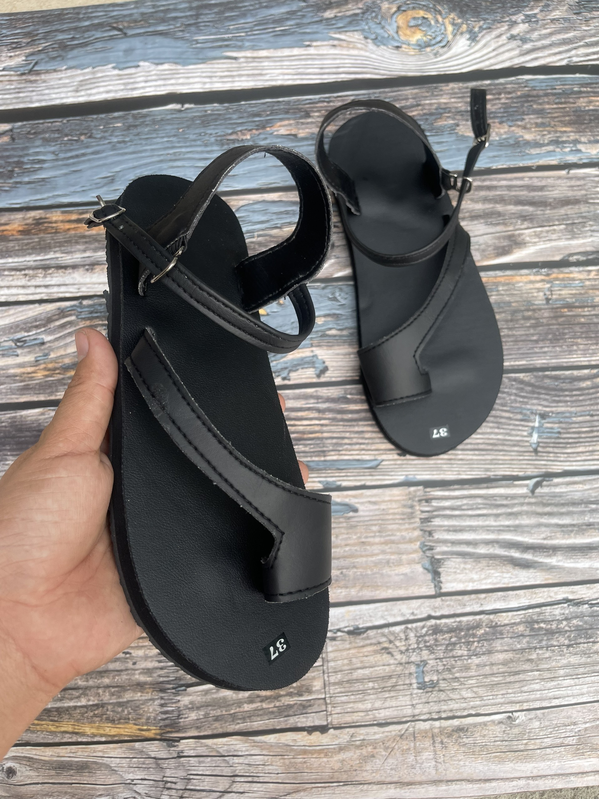 Sandal nữ xỏ ngón dây chéo