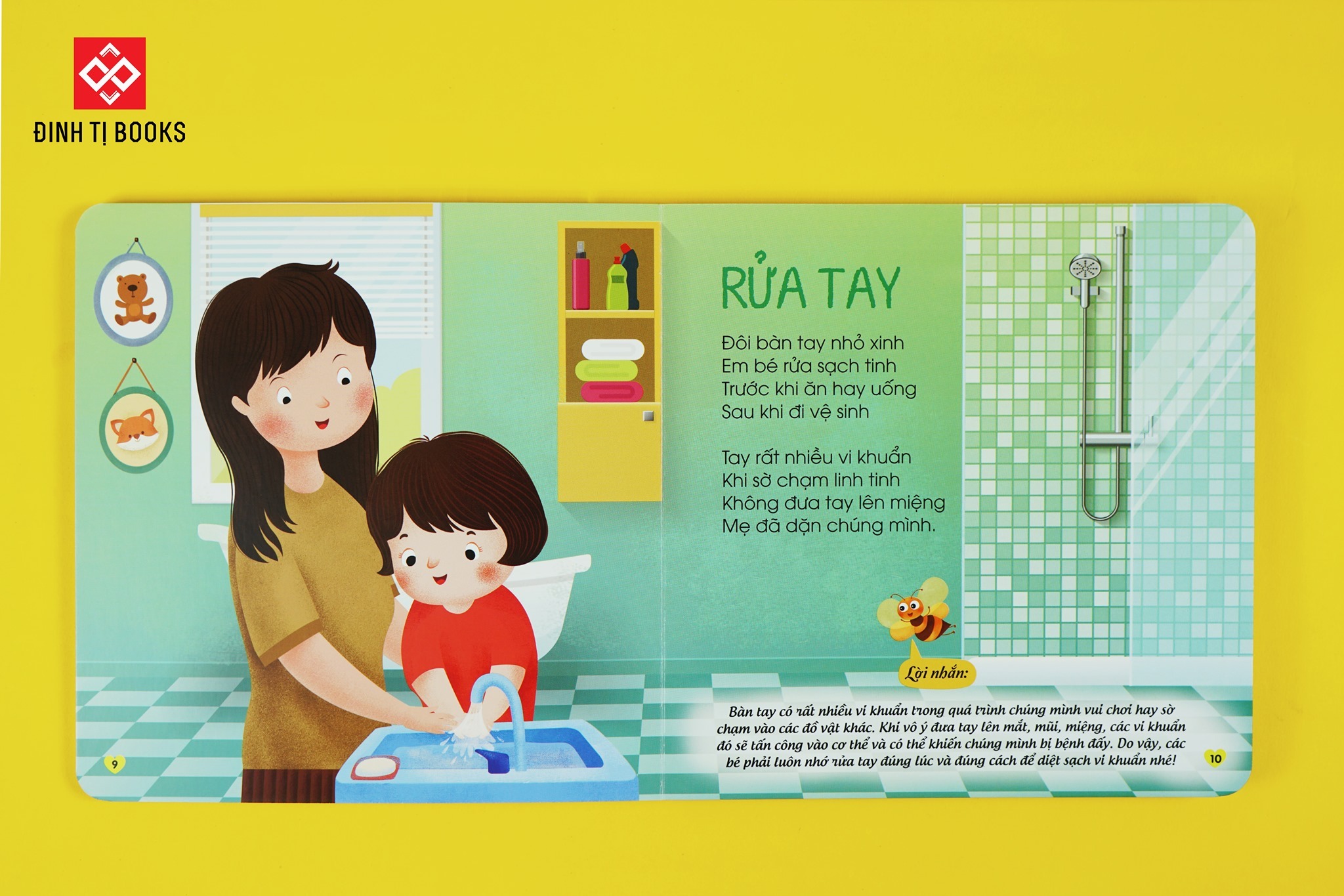 Bé làm điều tốt