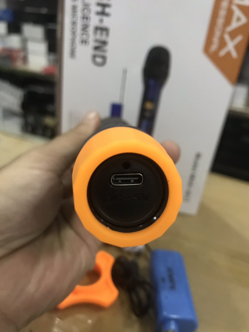 Micro không dây đa năng Max 36