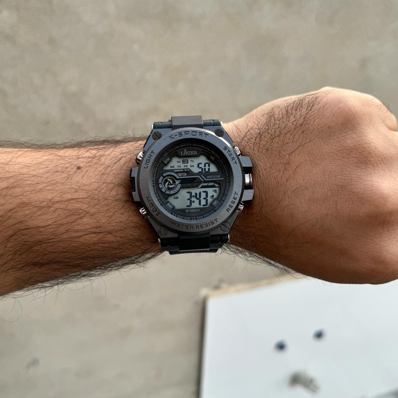 Lasika%20LED%20Sports%20Digital%20watch%20For%20Men,%20Boys%20&%20%20Kids%20-%20Waterproof%20High%20Quality%20Material%20-%20Random%20Multicolor%20&%20Multi%20Design%20Art%20#%20SS%20-%20Lasika%20Sport%20Watch%20-K-SportChWR30-90700-0080a%20-%20Image%203