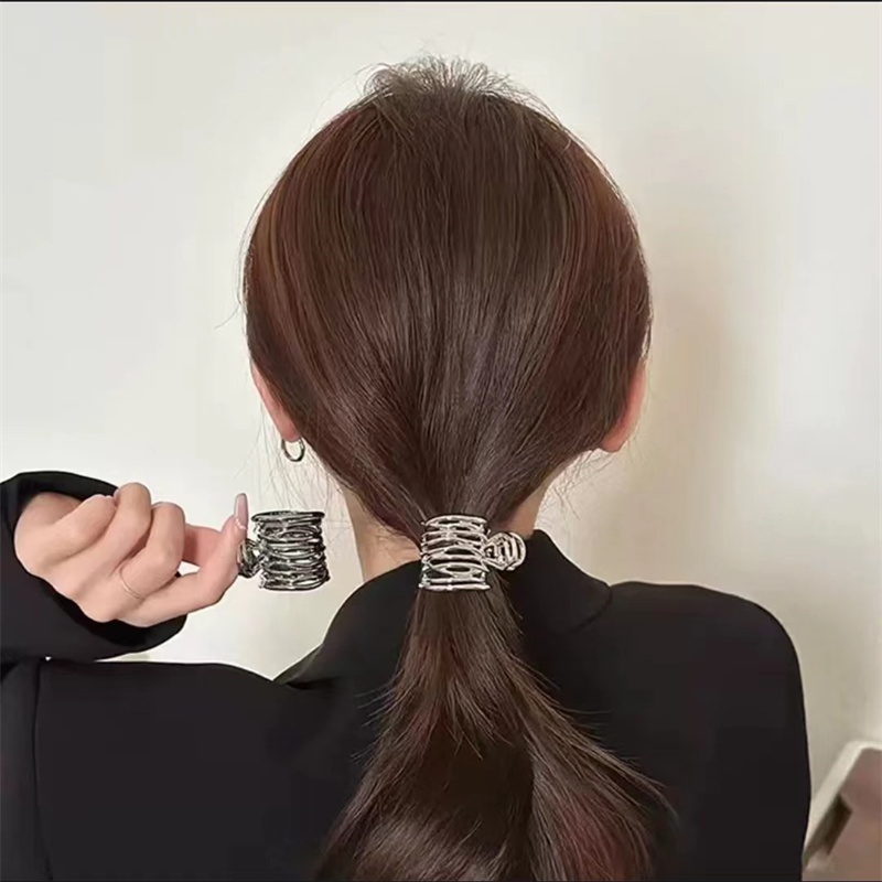 Cutout%20Metal%20High%20Ponytail%20Grab%20Clip%20Hair%20Clip%20Fayshow%20-%20Image%205