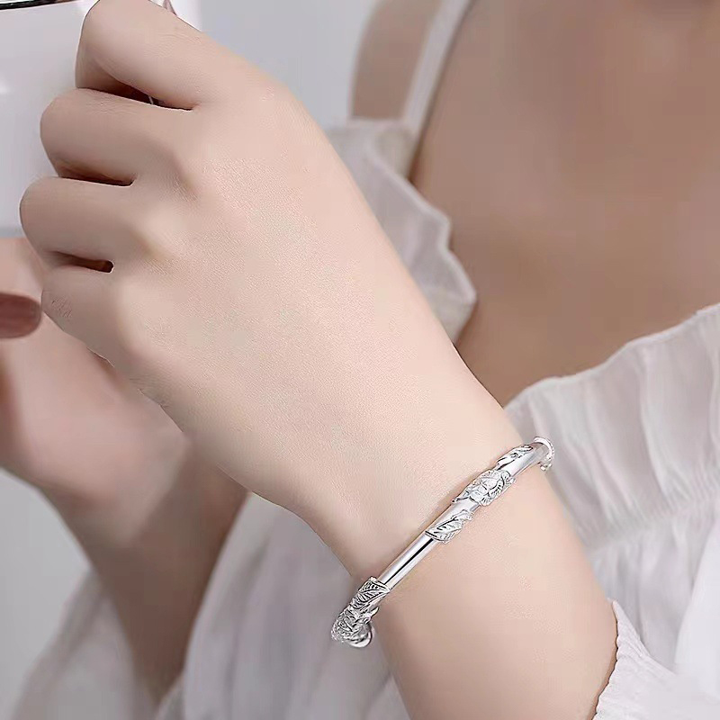 Gwuqu 1pc Silver Women's Full-blown Flowers Bracelet Delicate And Light Luxury Open Adjustable Bracelet Solid Fashion Bracelet Silver Jewelry