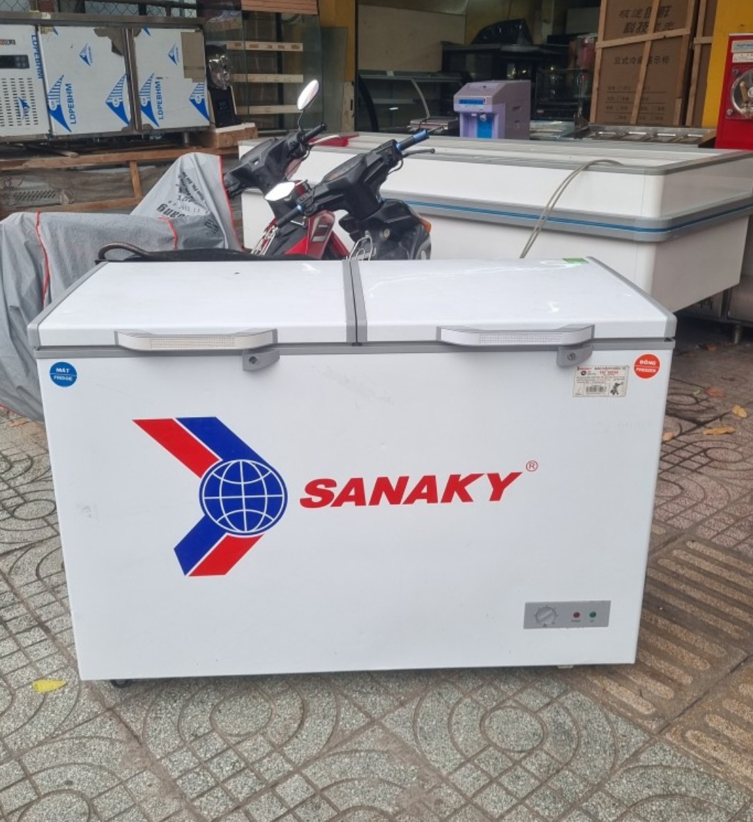 tủ đông sanaky