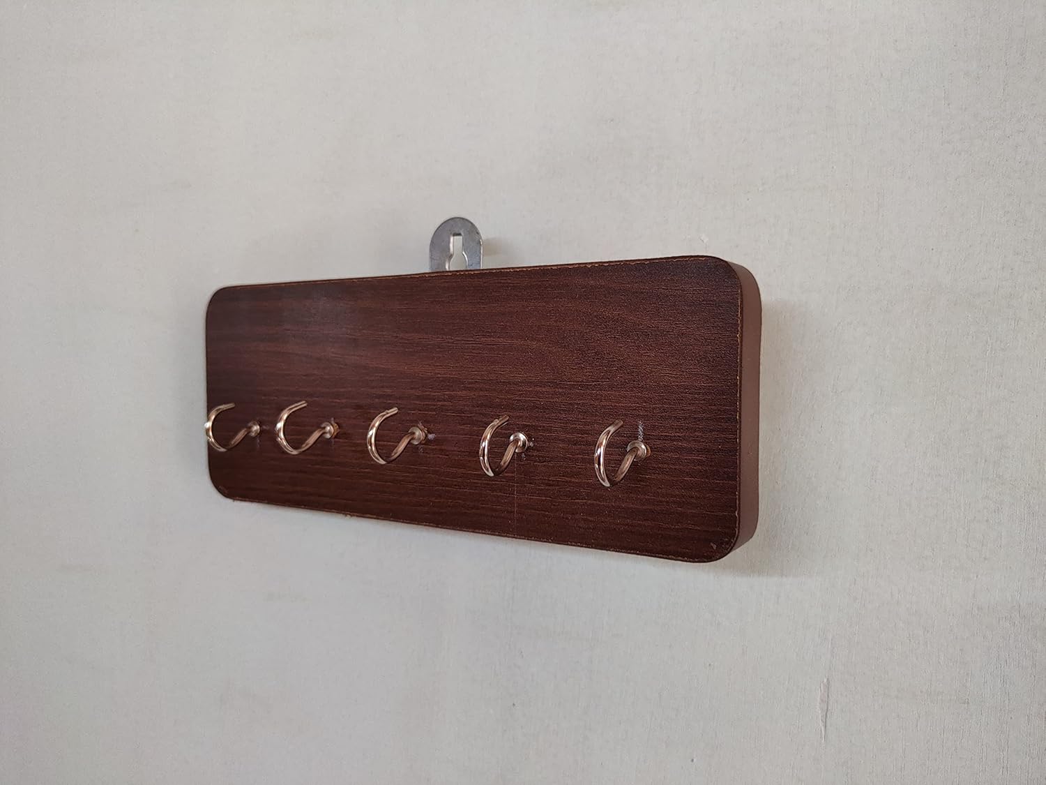 Modern%20Home%20Decor%20Cup%20board%20%20Premium%20Key%20Chain%20Wall%20Hanging%20Key%20Holder%20Home%20&%20Office%20Use%205%20Hooks%20-%20Image%203