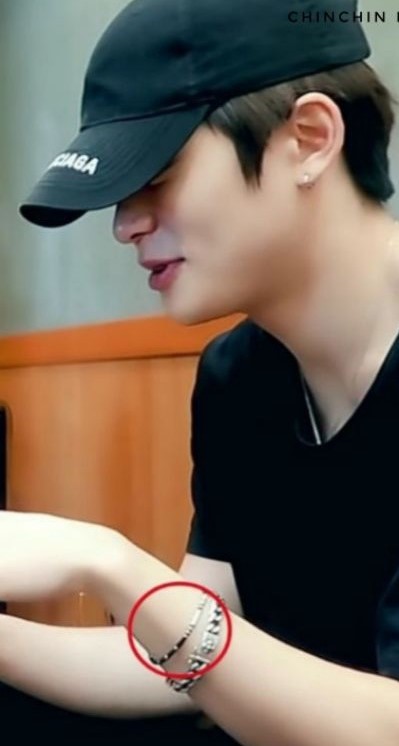 Vòng tay cheap moment Jaehyun NCT