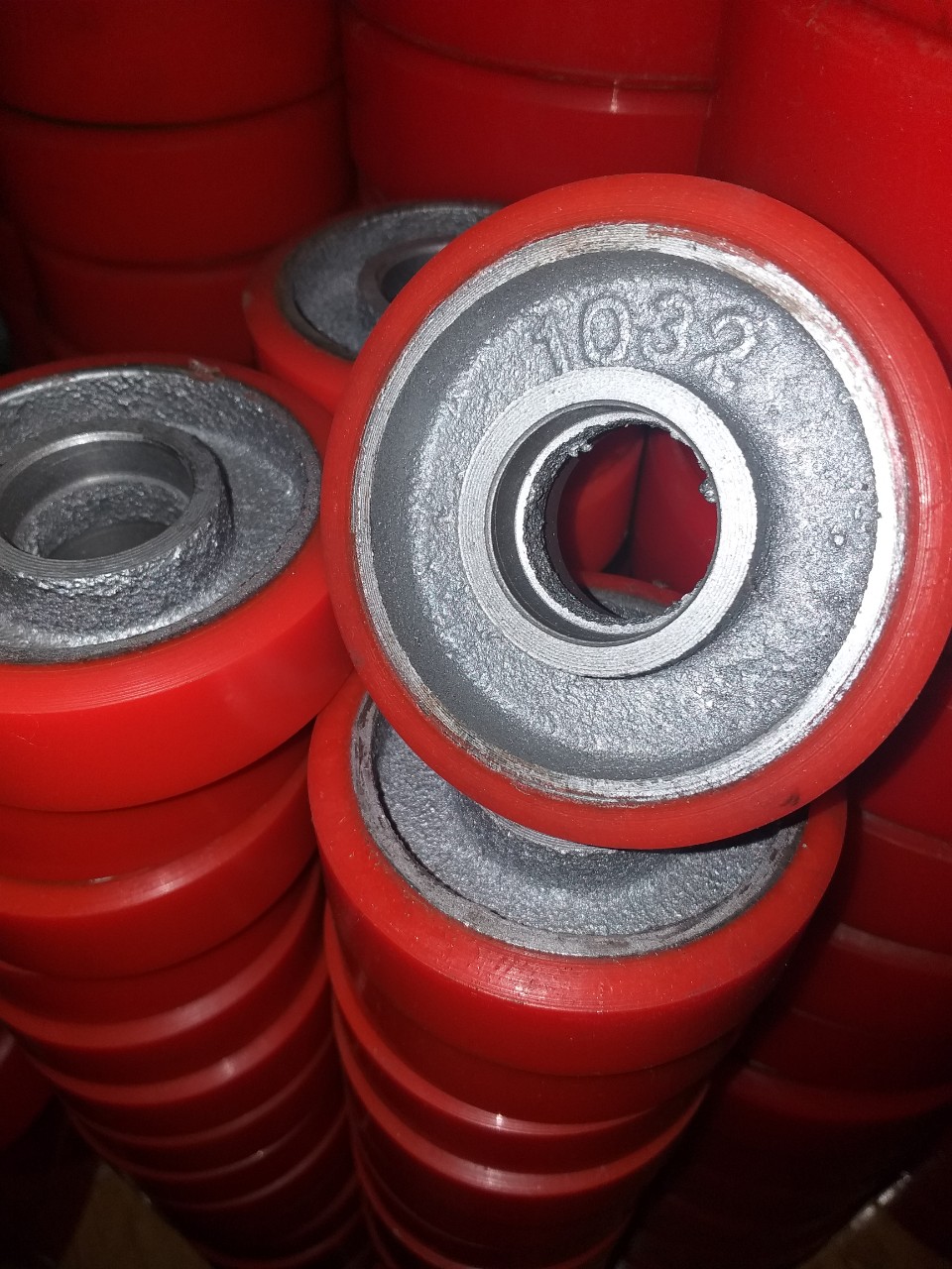 [HCM]Bộ 4 bánh pu gang 100×32mm lỗ cốt 10 mm