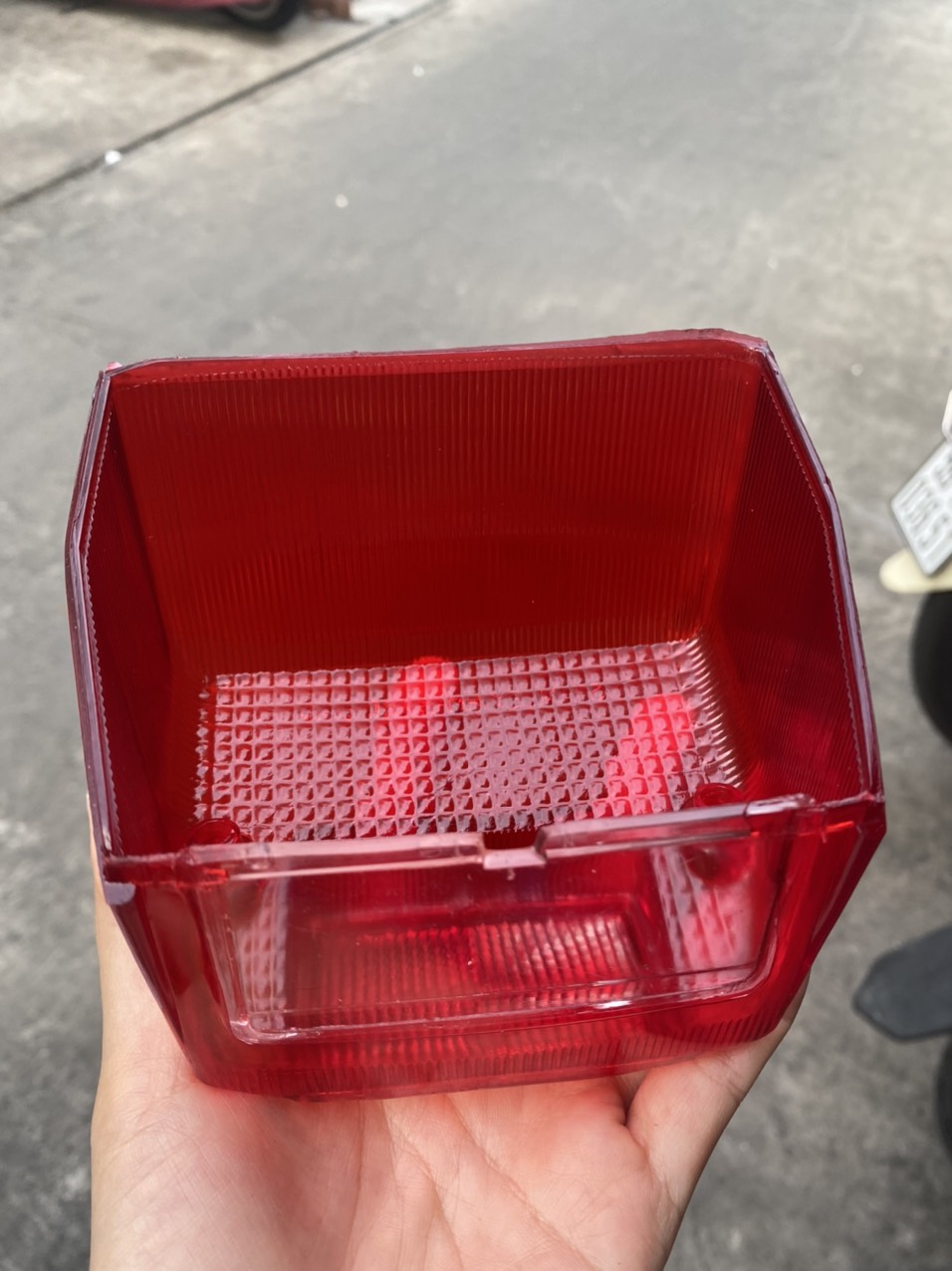 CHỤP ĐÈN LÁI ( ĐÈN HẬU ) XE CUB 82