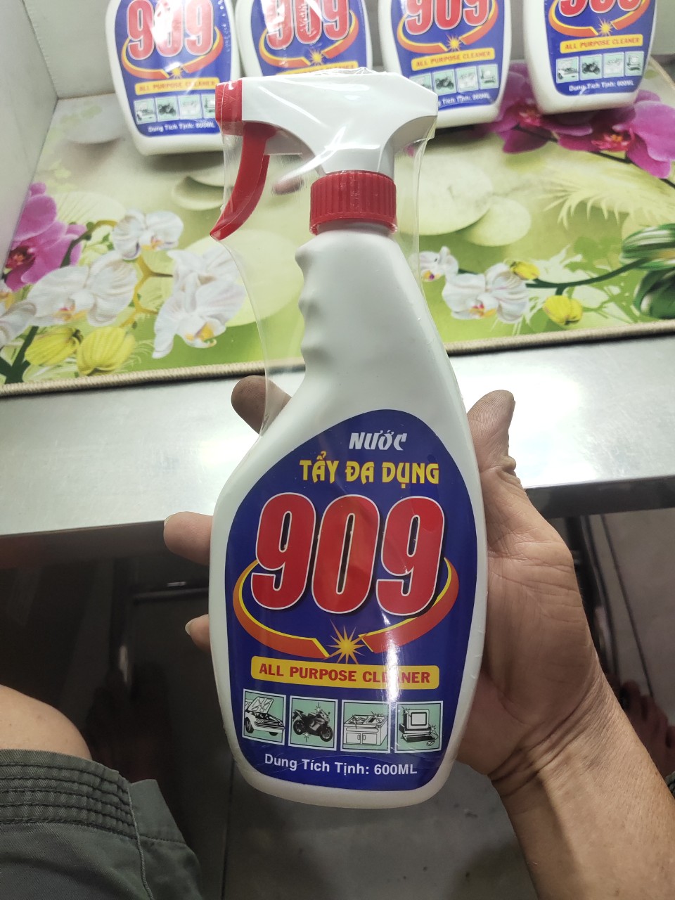 nước tẩy đa dụng 909