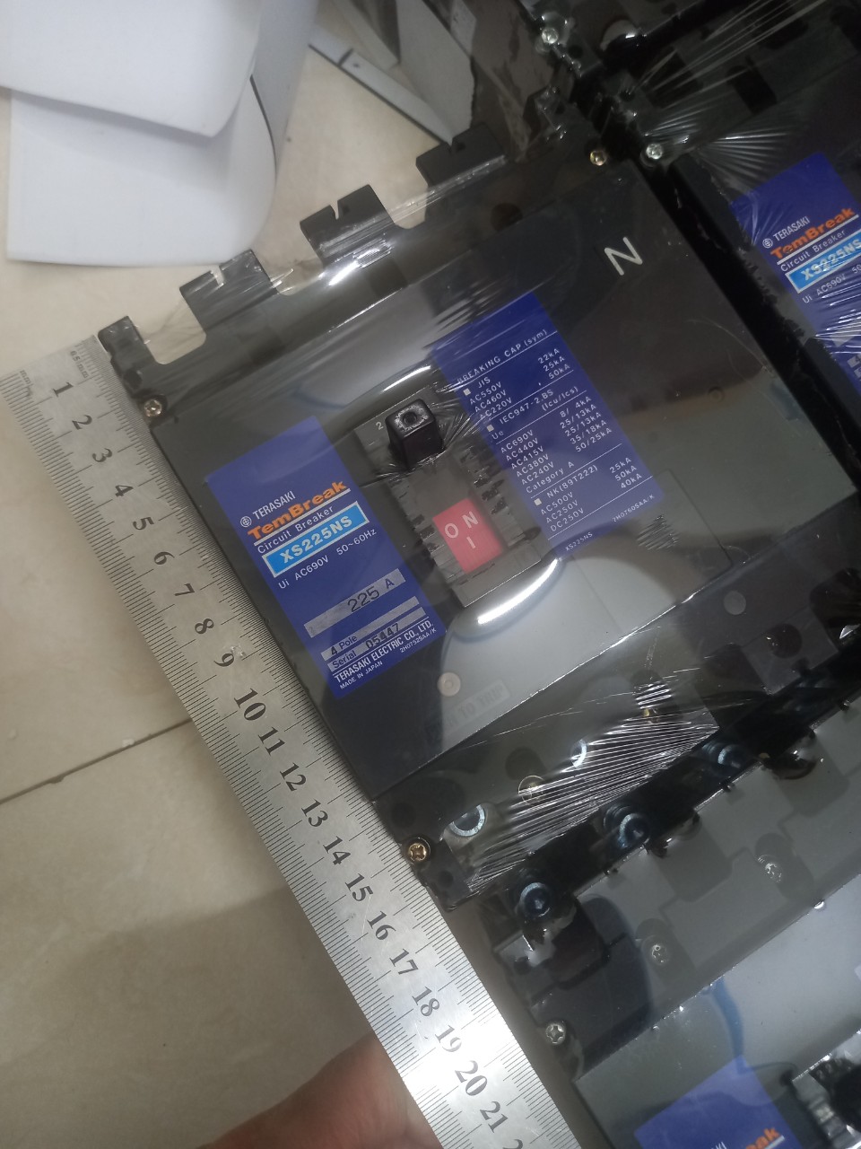APTOMAT 3 PHA 4 CỰC NHẬT BẢN 75A 200A 225A XỊN