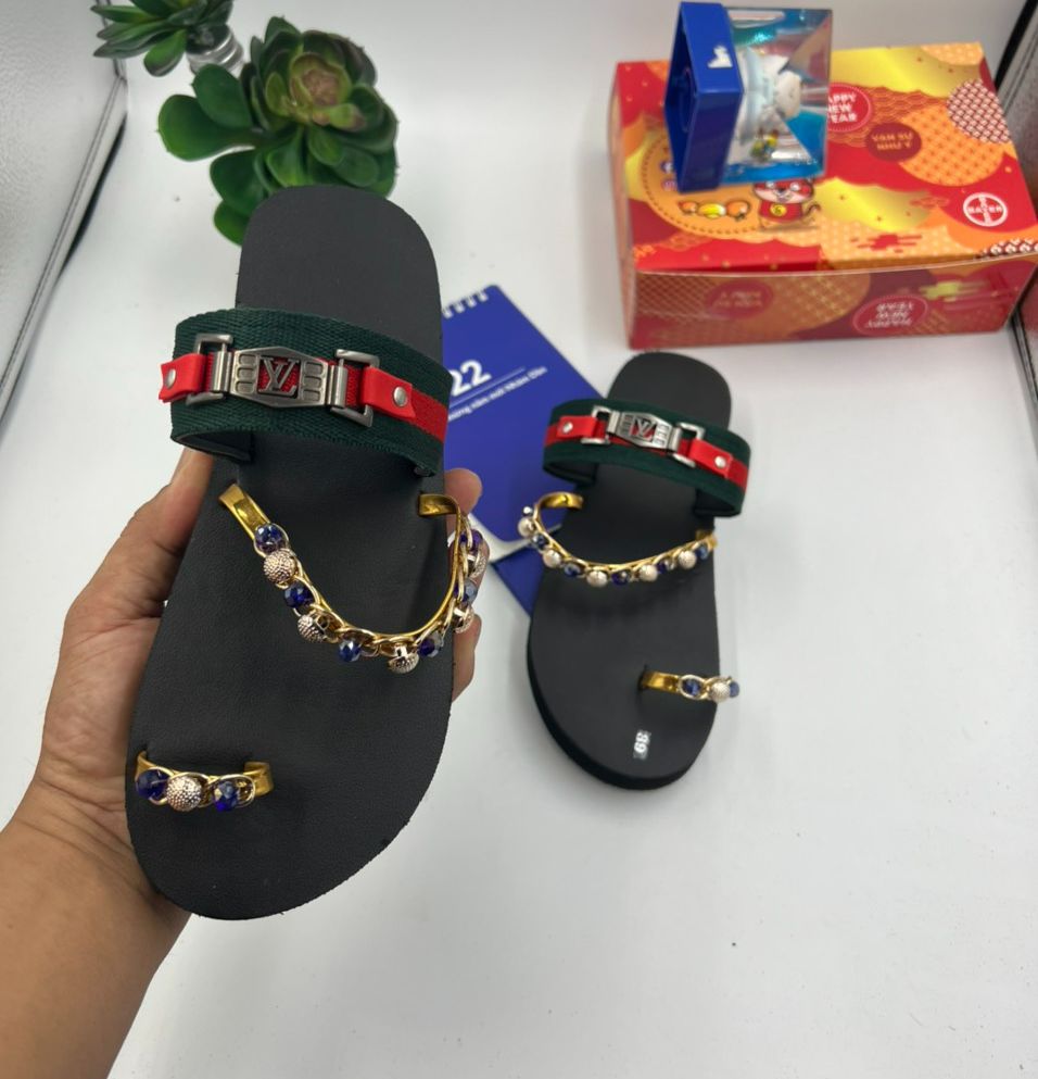 Dép xỏ ngón xoàn nữ ( thới giới dép sandal )