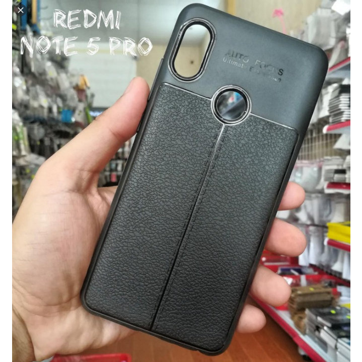 Ốp lưng Xiaomi Redmi note 5 Pro vân da đen auto forcus siêu bền chống trơn trượt