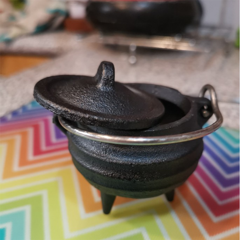%E3%80%90Fast-selling%E3%80%91%20Mini%20Cauldron%20for%20Halloween%20-%20Image%205