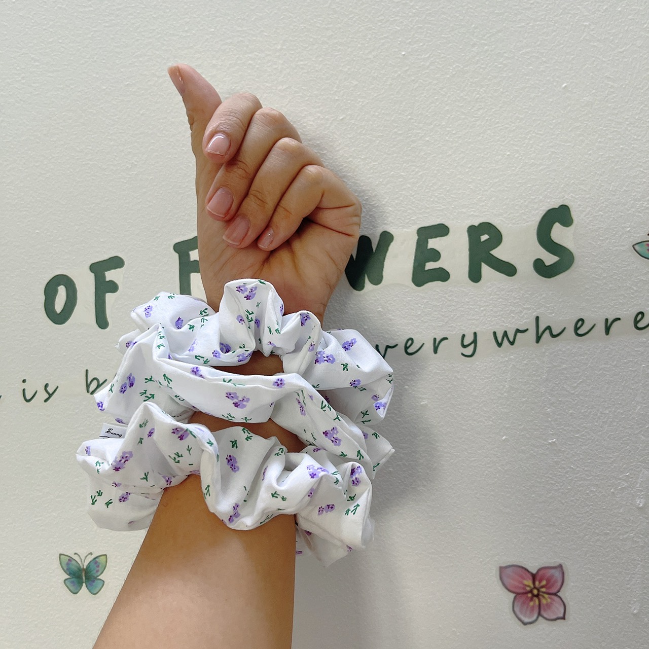 Scrunchies- đồ cột tóc hoa nhí tím