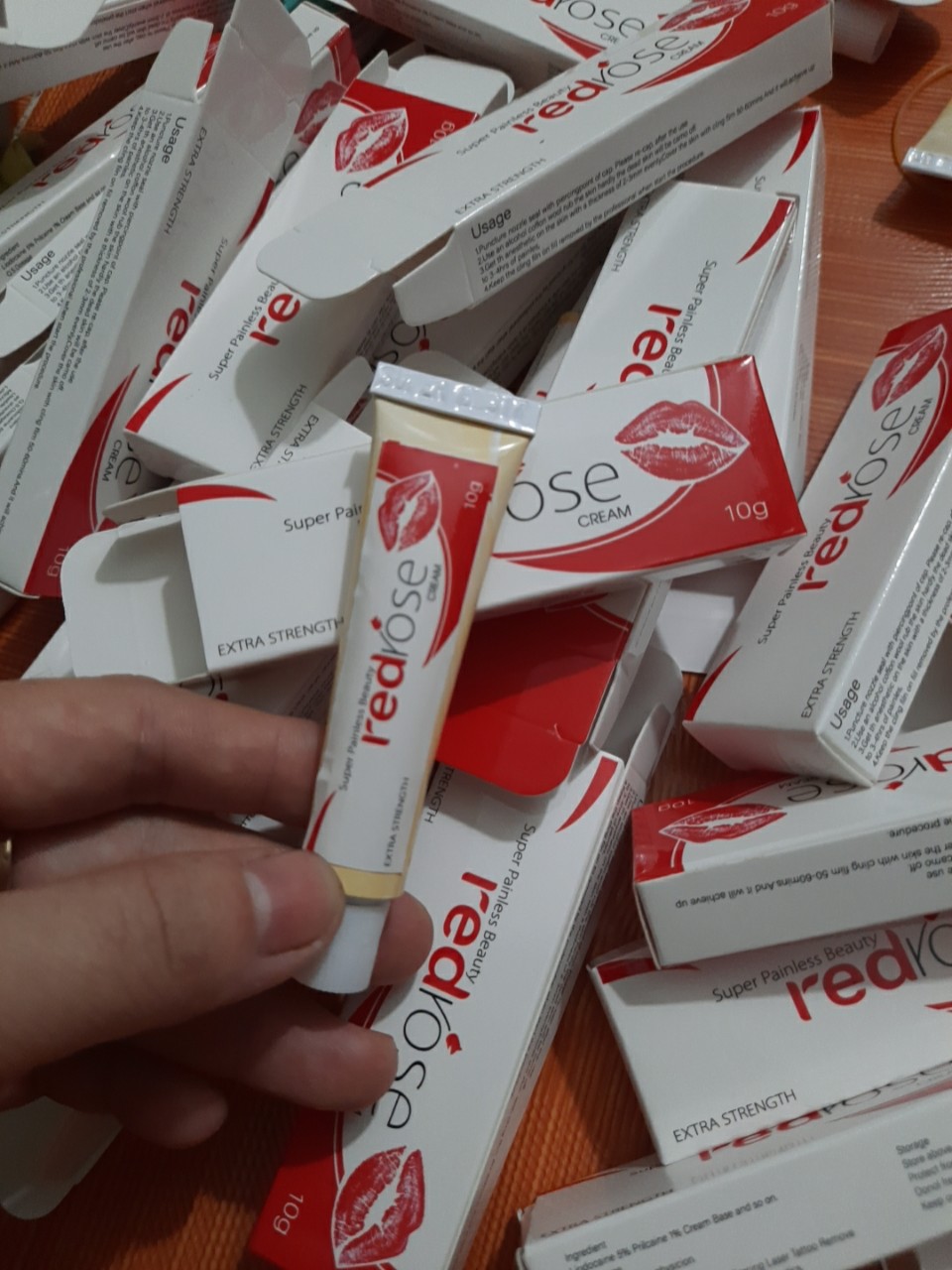 Tuýp hỗ trợ phun xăm red rose siêu chất