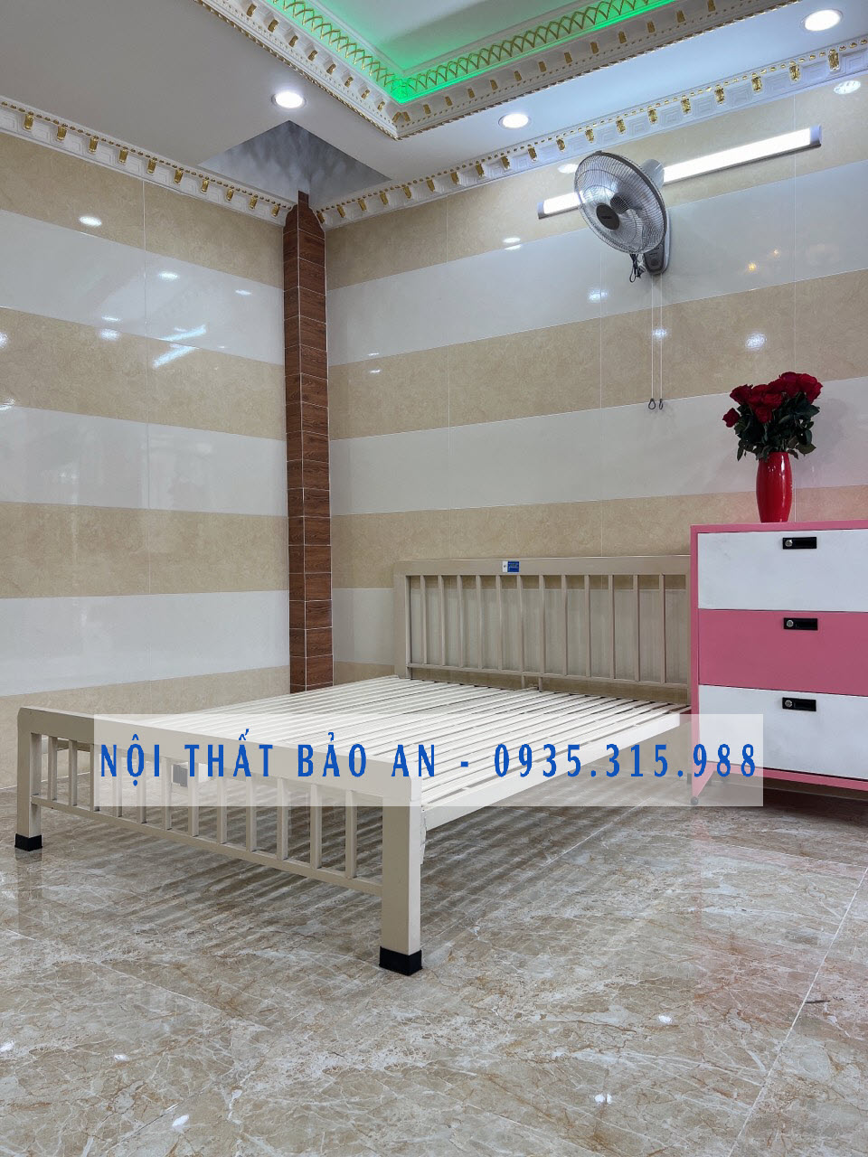 Giường sắt mẫu mỹ nghệ 01 kích thước ngang 1m4 x dài 2m bảo an