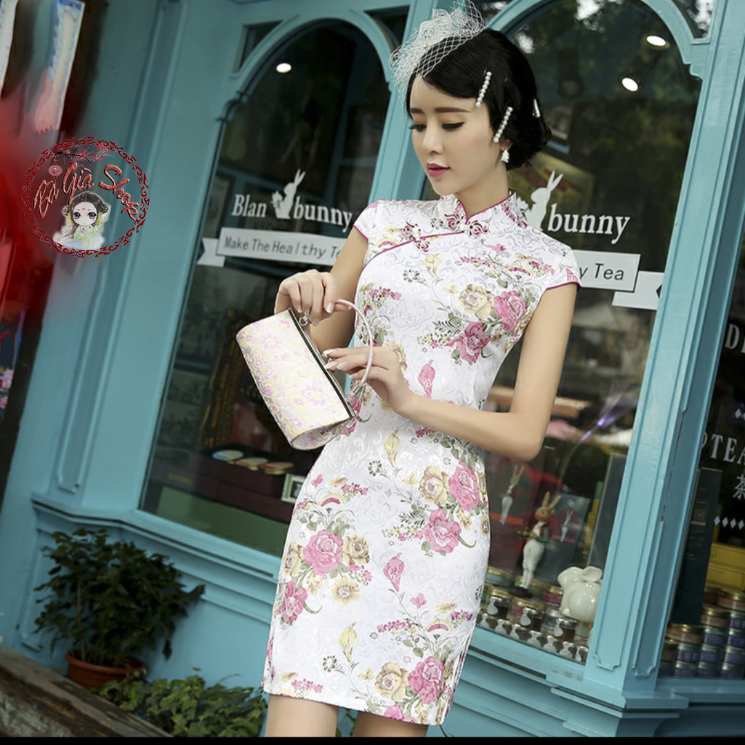 Sườn xám vải gấm hoa hồng