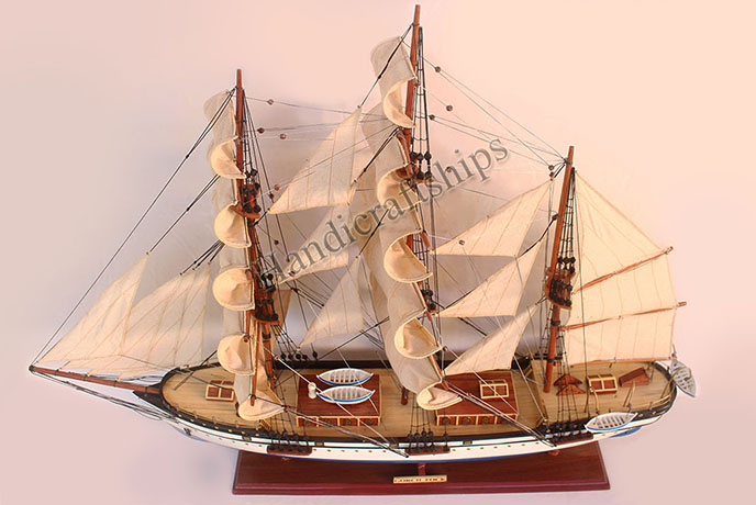 Thuyền buồm trang trí Tết (Gorch Fock - Thân 60cm)