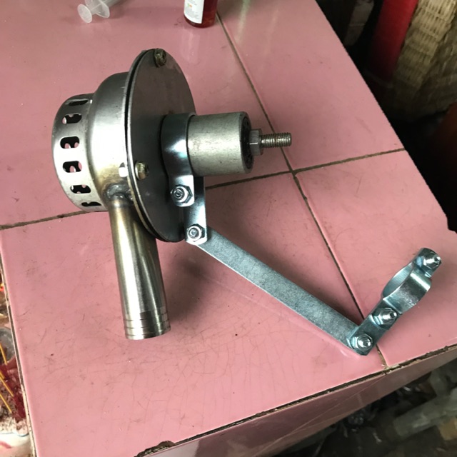 Đầu Bơm nước Inox gắn vào máy cắt cỏ
