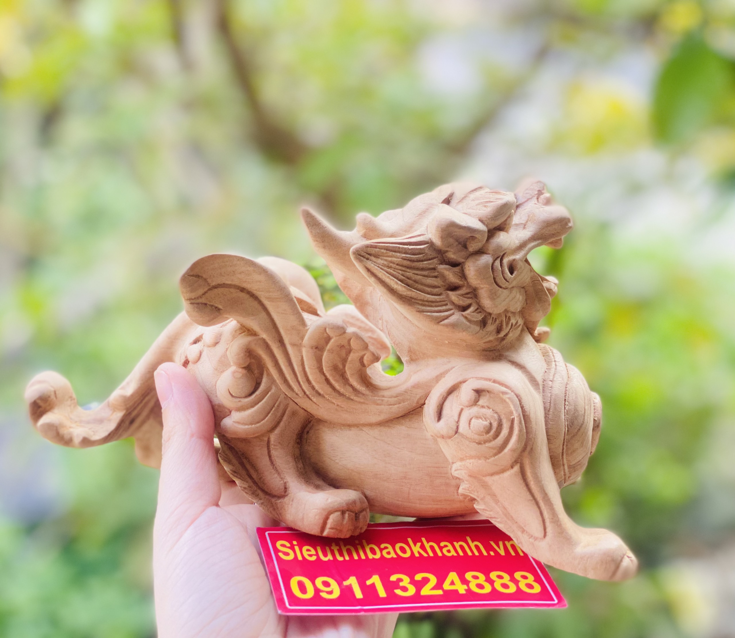 Tỳ Hưu phong thủy gỗ Xá Xị 20cm