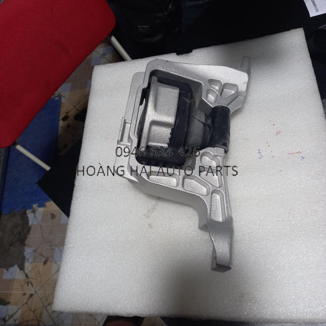 CHÂN ĐẦU MÁY FORD FOCUS 2009-2010