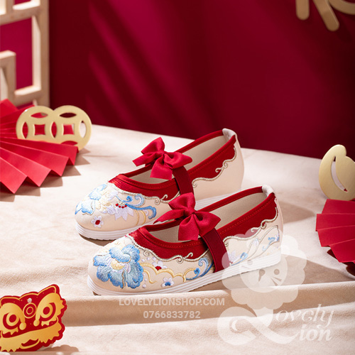 (Có sẵn) Giày vải thêu hoa cho bé gái