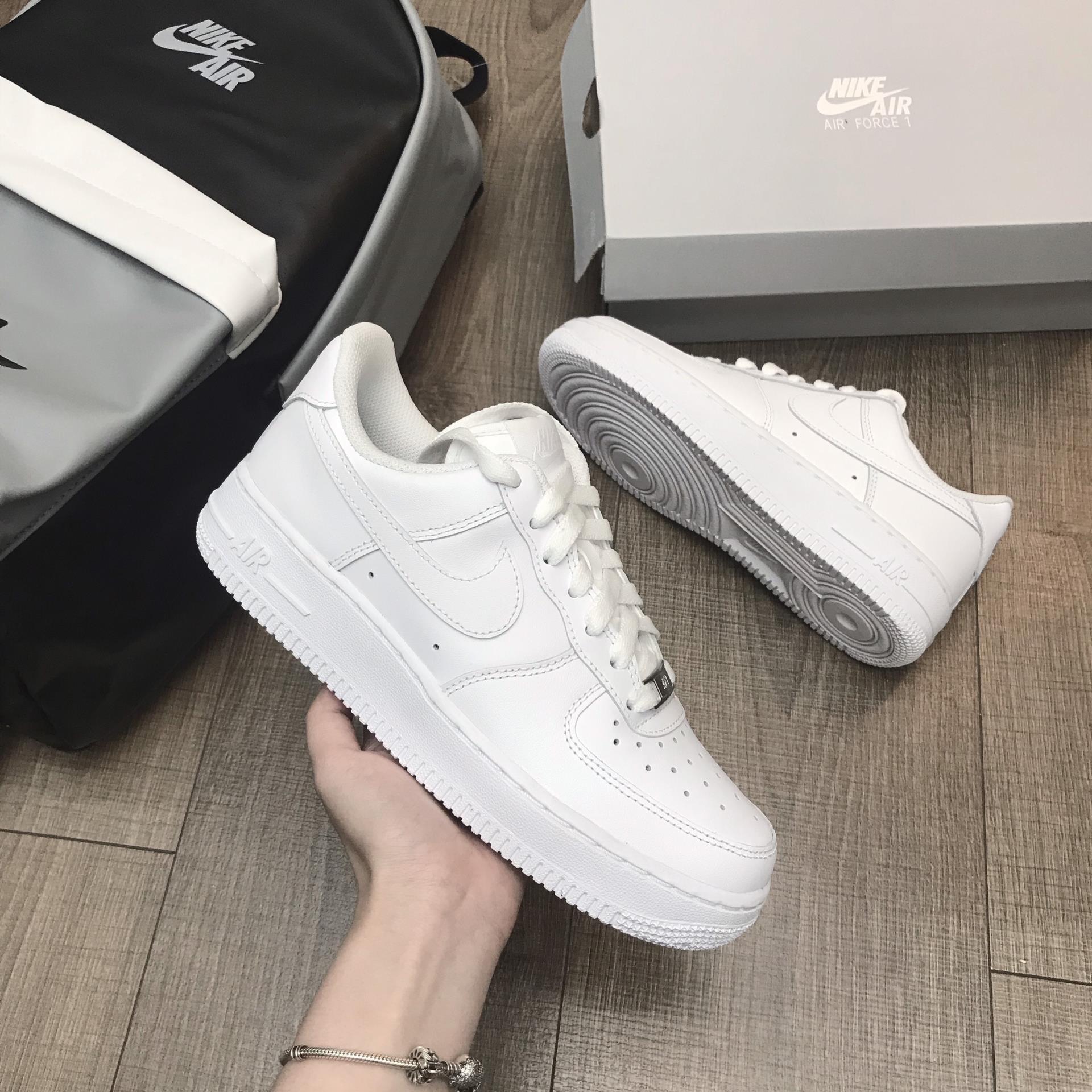 GIÀY NIKE AIR FORCE 1 ’07 TRIPLE WHITE