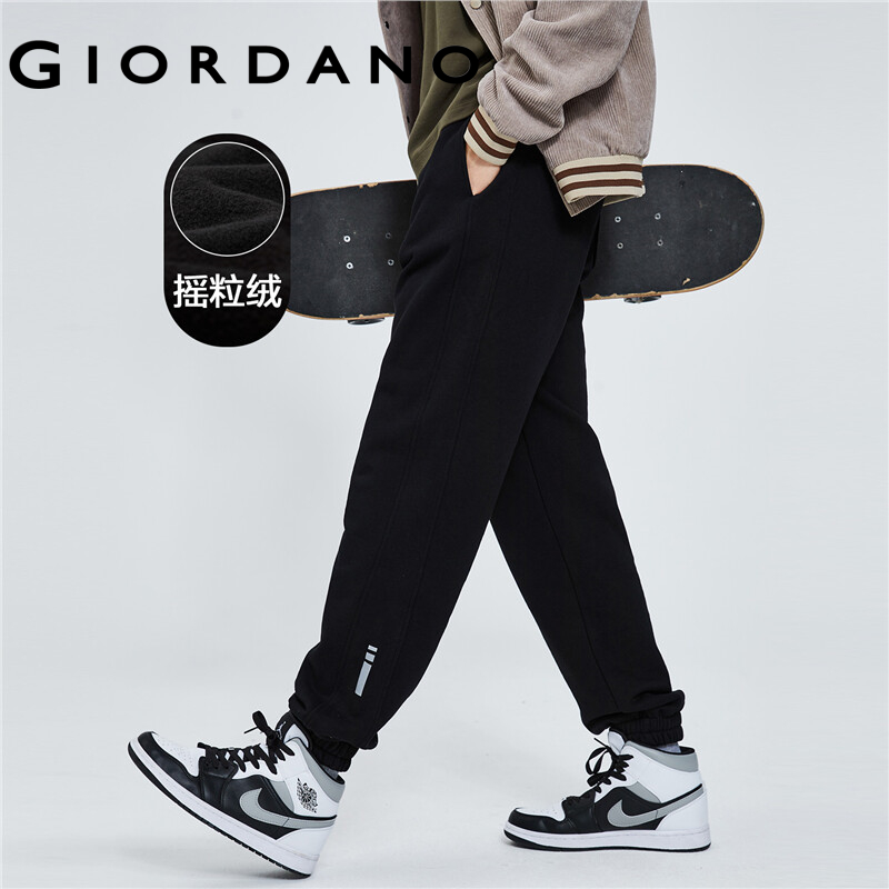 GIORDANO Men Joggers Elastic Waist Fleece-Lined Warm Sport Joggers Quality Reflective Print Athleisure Casual Joggers 18112114