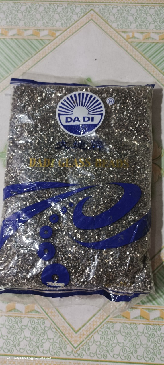 Hạt cườm màu đèn - Phụ liệu may mặc, phụ kiện