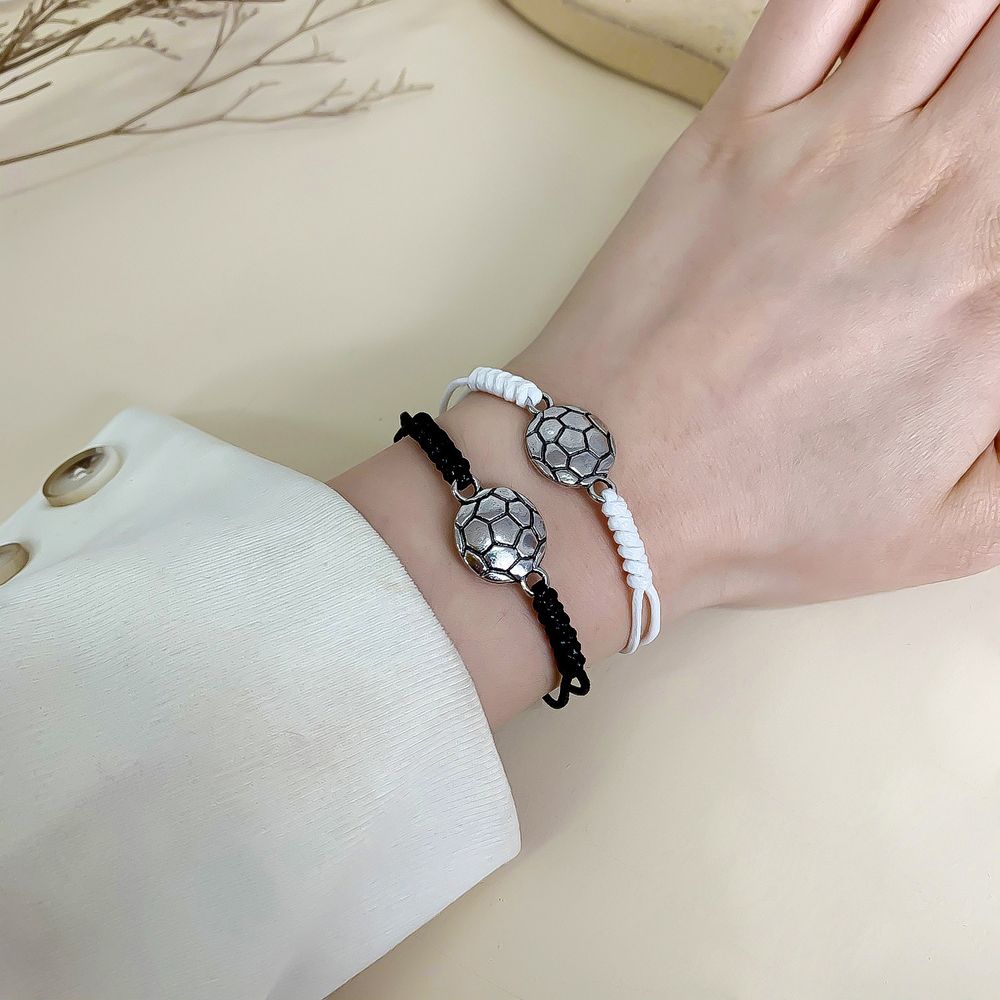Fashion%20Design%20Adjustable%20Cute%20Football%20Valentine's%20Day%20Present%20Woven%20Handmade%20Basketball%20Boys%20&%20Girls%20Bracelet%20Ball%20String%20Rope%20Jewelry%20Accessories%20Couple%20Hand%20Rope%20-%20Image%203