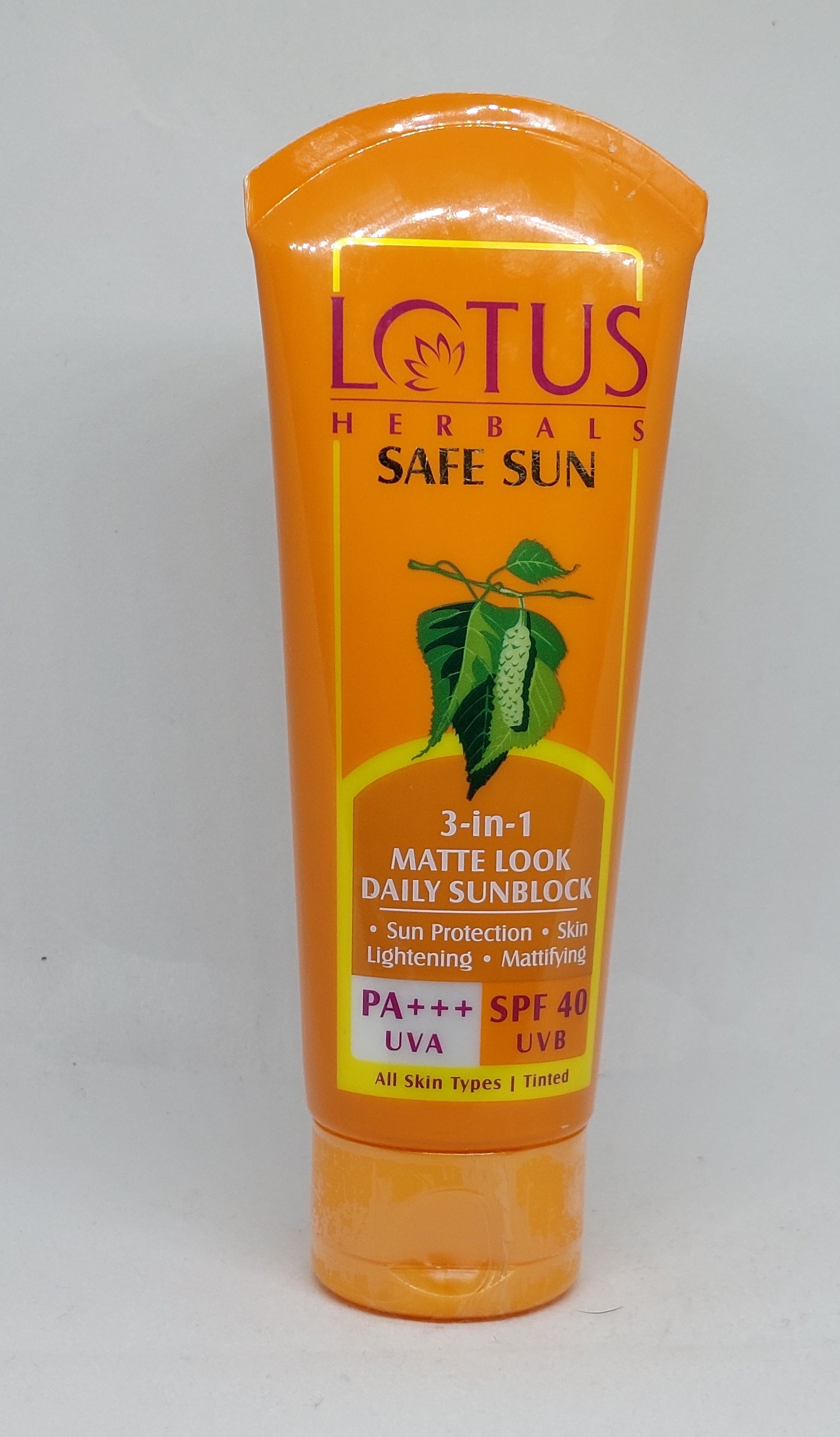 lotus sunscreen spf 40 100 gm