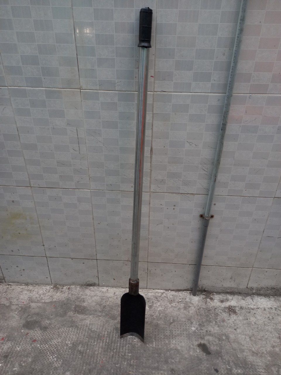 Spade with Iron Handle, Spade for Cutting Trees, Digging Soil, Digging Holes....