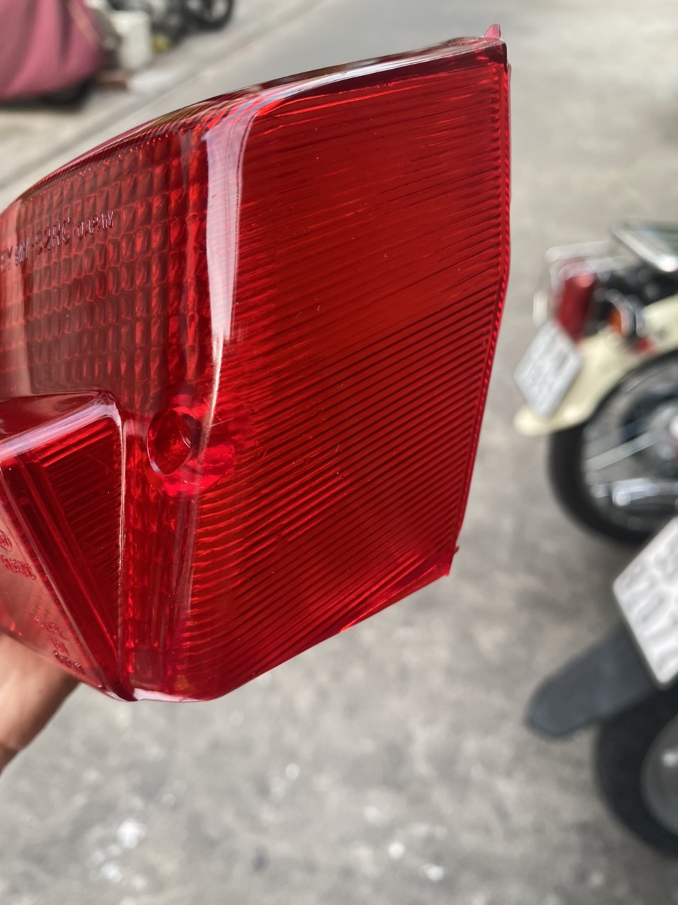 CHỤP ĐÈN LÁI ( ĐÈN HẬU ) XE CUB 82