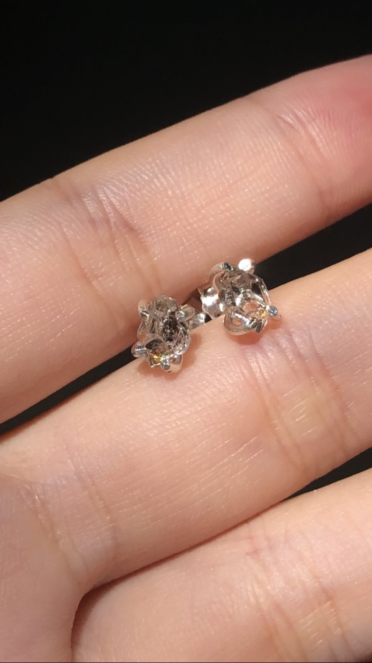 Bông tai chuôi bạc herkimer