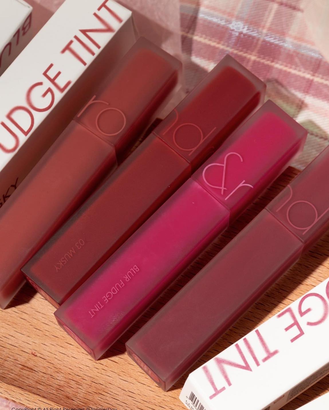 Son kem lì Romand Blur Fudge Tint