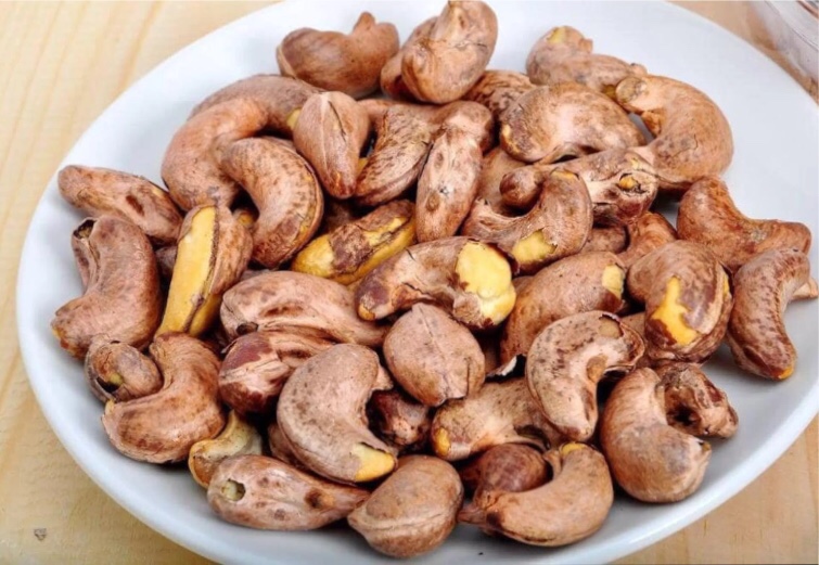 1KG HOẶC 500GRAM HẠT ĐIỀU VỎ LỤA RANG MUỐI ĐẶC SẢN BÌNH PHƯỚC