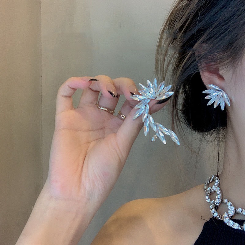 Bông tai nữ bất đối xứng ôm vành tai đính đá phụ kiện trang sức cao cấp Mely HA171