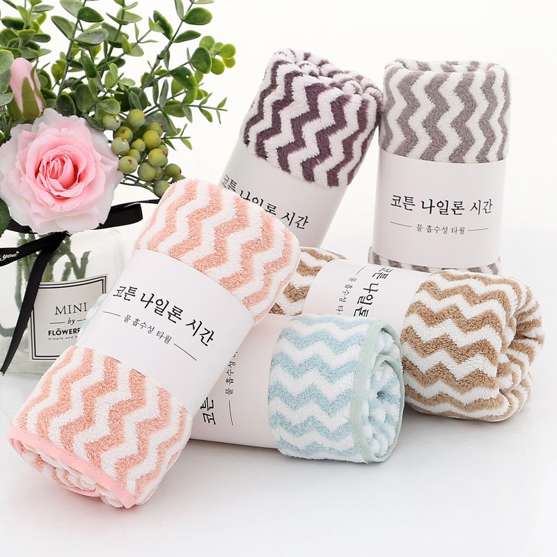 Khăn tắm Hàn sợi bông siêu mềm siêu thấm ( giao màu ngẫu nhiên )