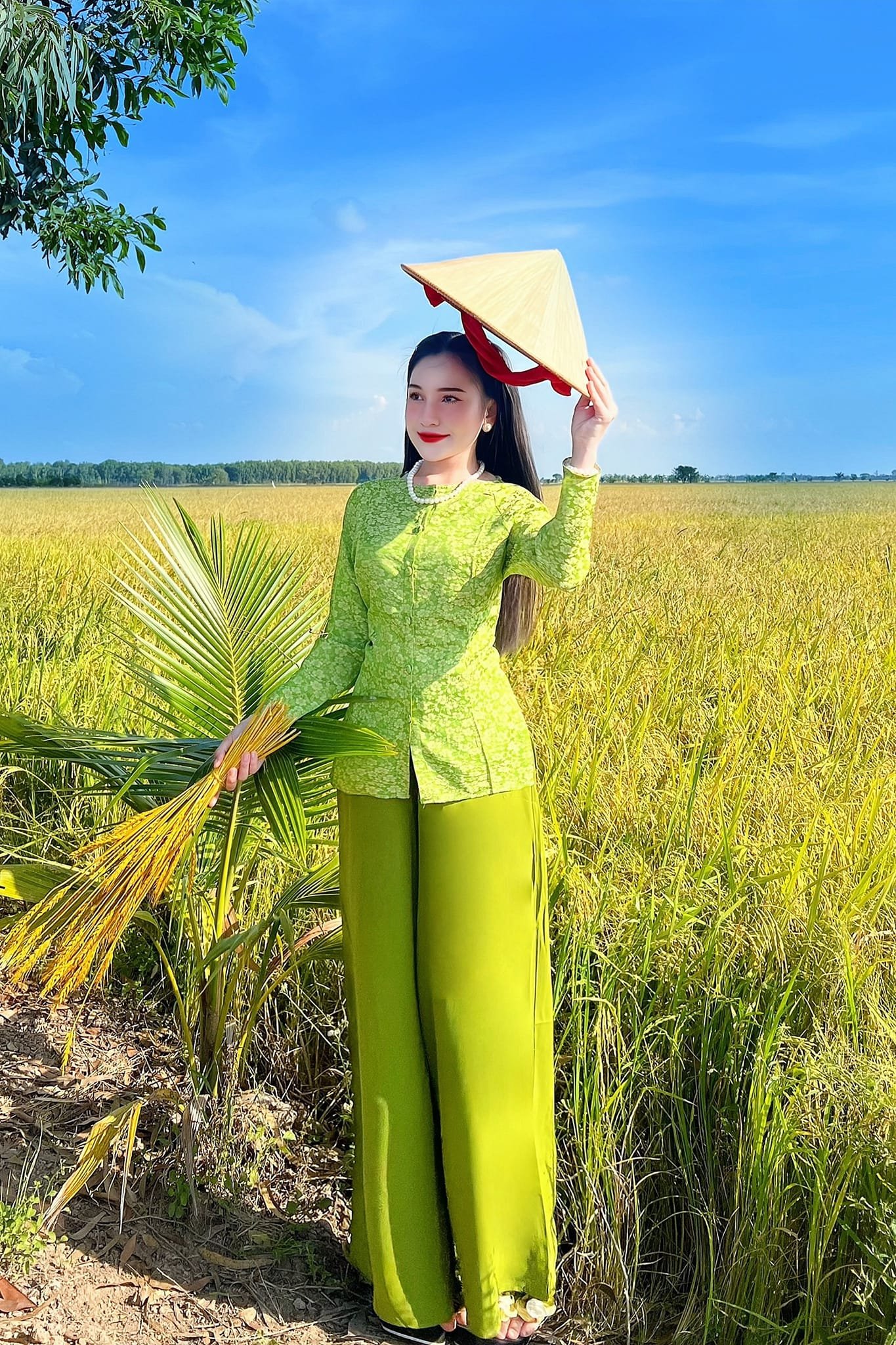 [BIGSIZE] SET ĐỒ LAM ÁO BÀ BA LỤA TẰM GÂN HOA FREESIZE DƯỚI 70KG
