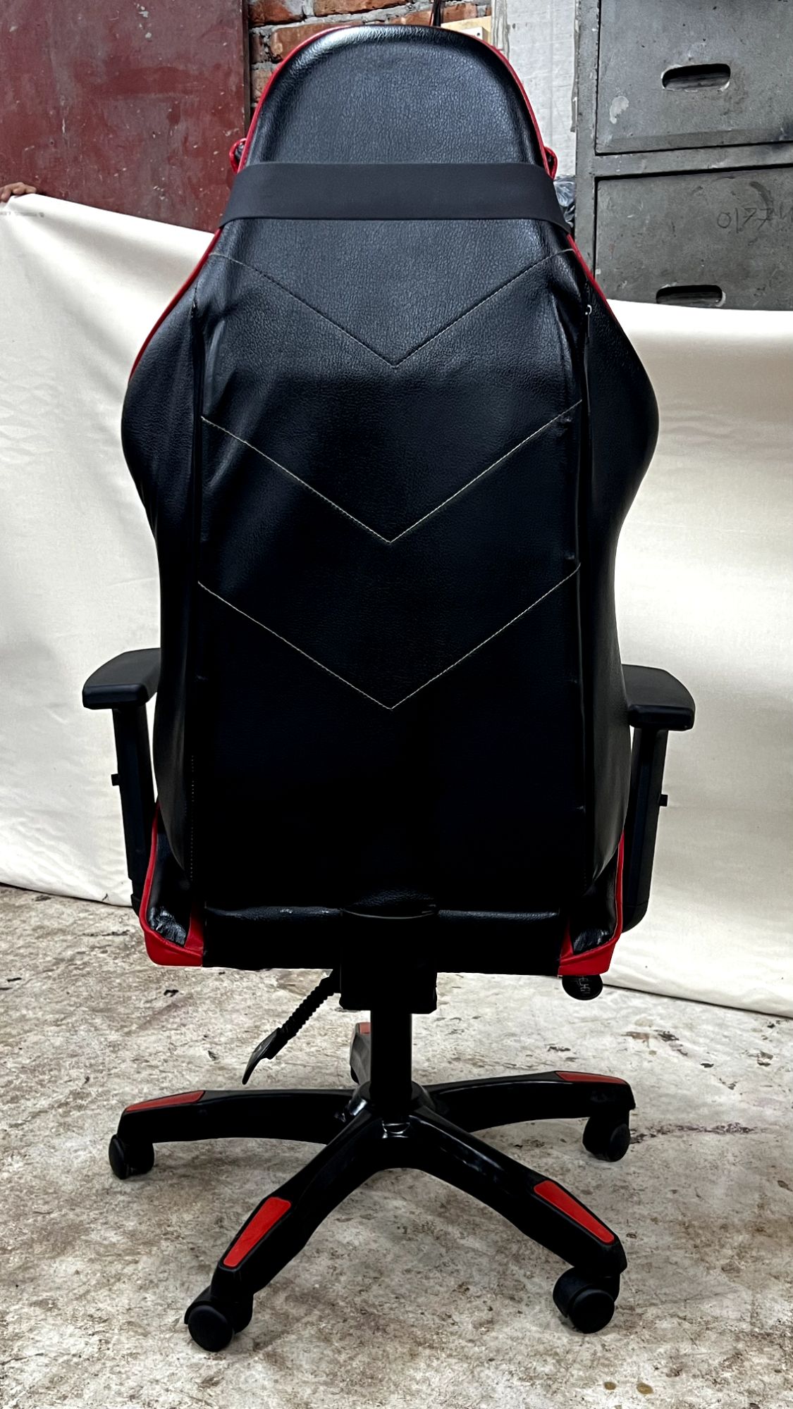 Gaming Chair/ Chairs/ Furnicom Chair/ Home office Chair table/ Office Chair/ Executive Chair. 