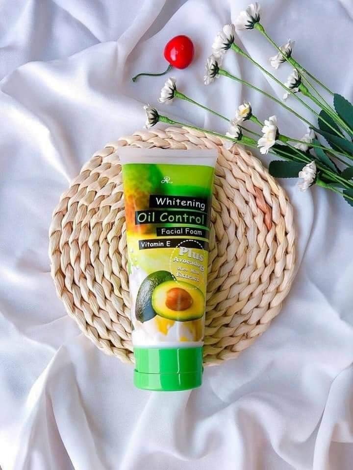Sữa rửa mặt bơ sữa Aron Whitening & Oil Control Thái Lan