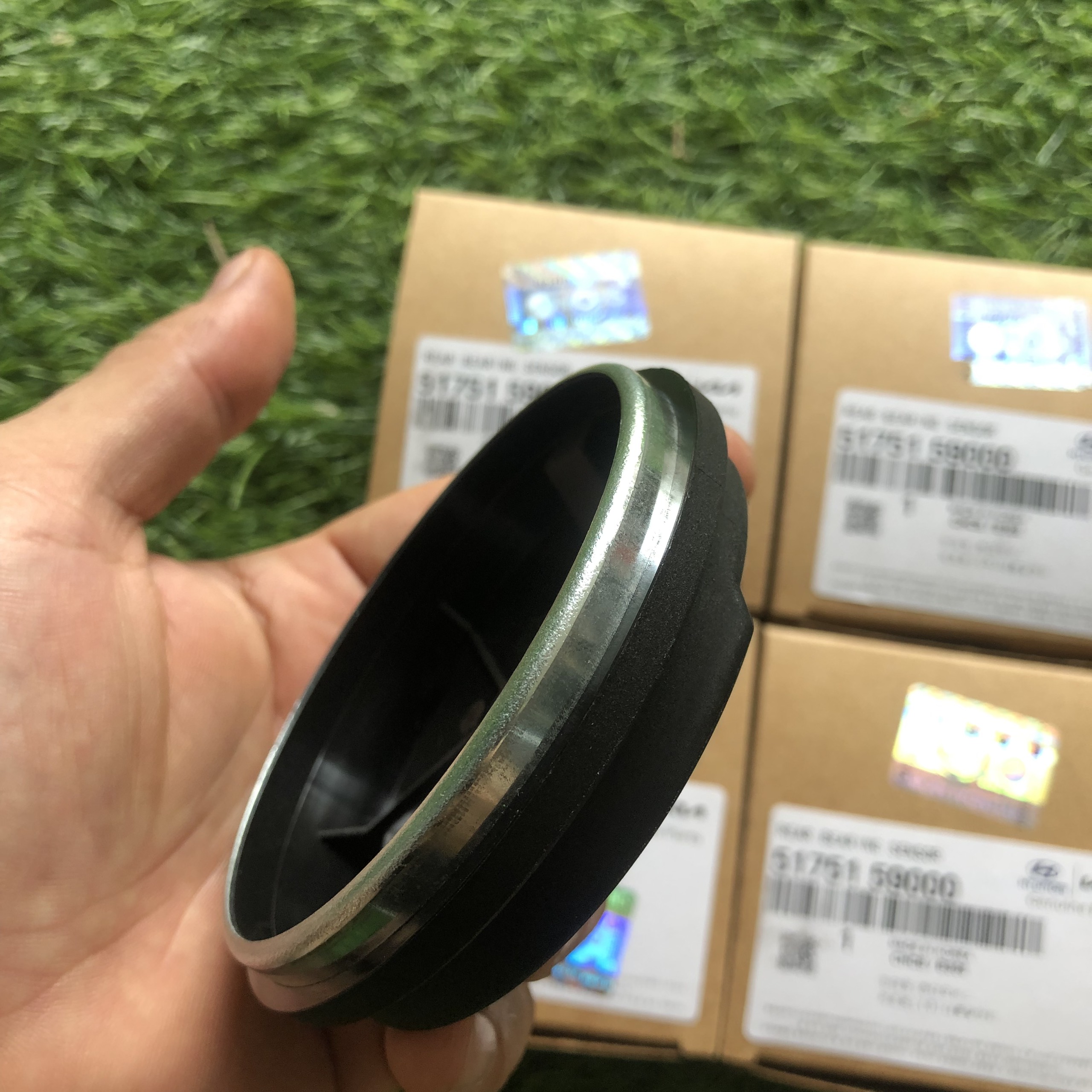 NẮP CẢM BIẾN ABS HYUNDAI SOLATI