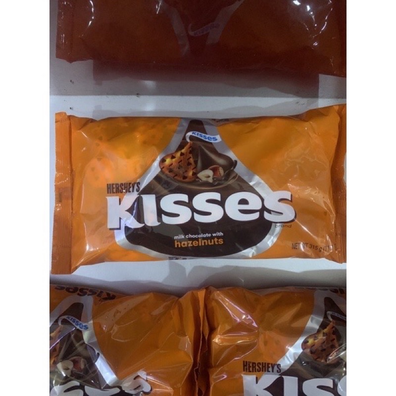 HERSHEY'S Kisses Milk Chocolate with Hazelnuts 315g มีฮาลาล Lazada.co.th