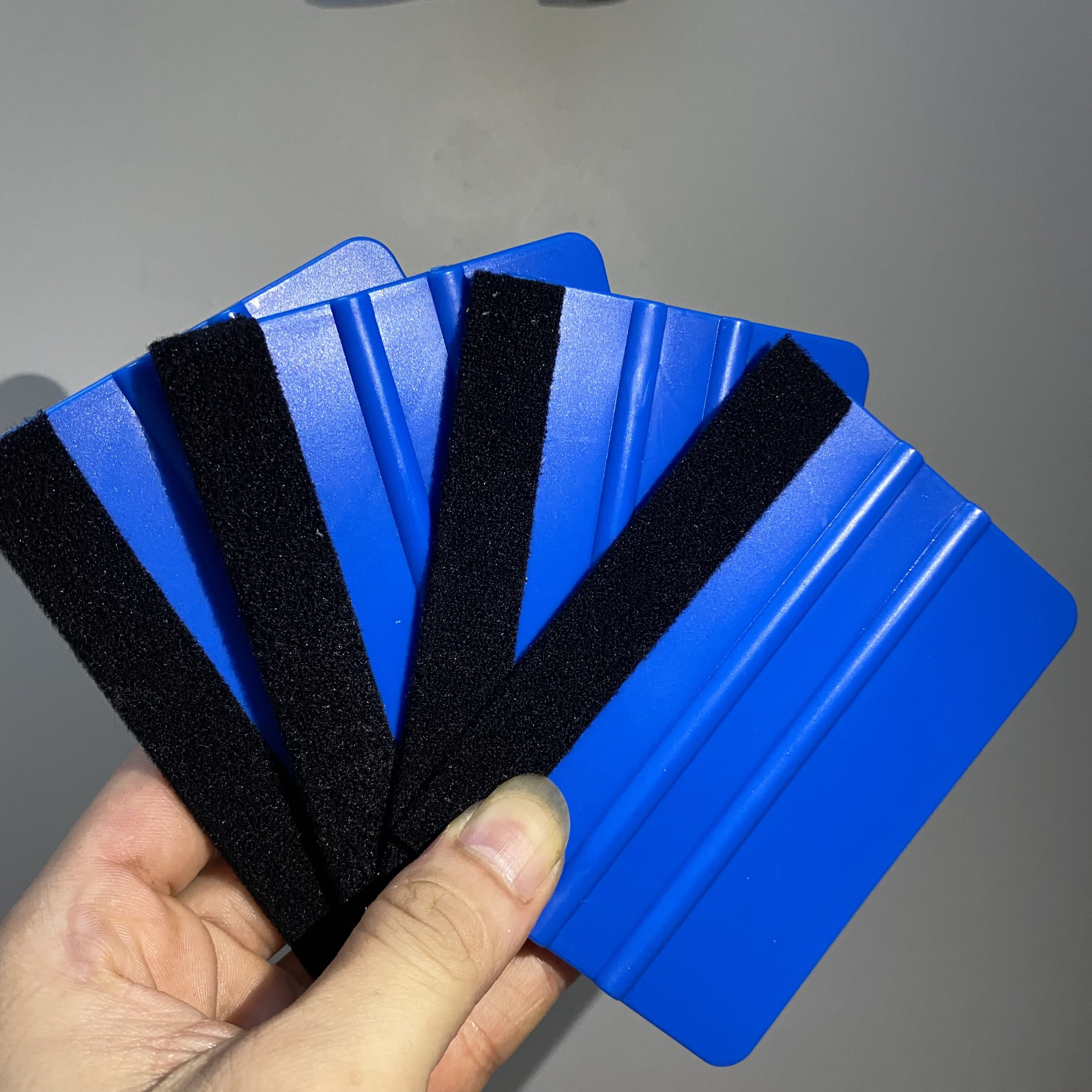 Miếng gạt decal hỗ trợ dán decal oto, xe máy.....