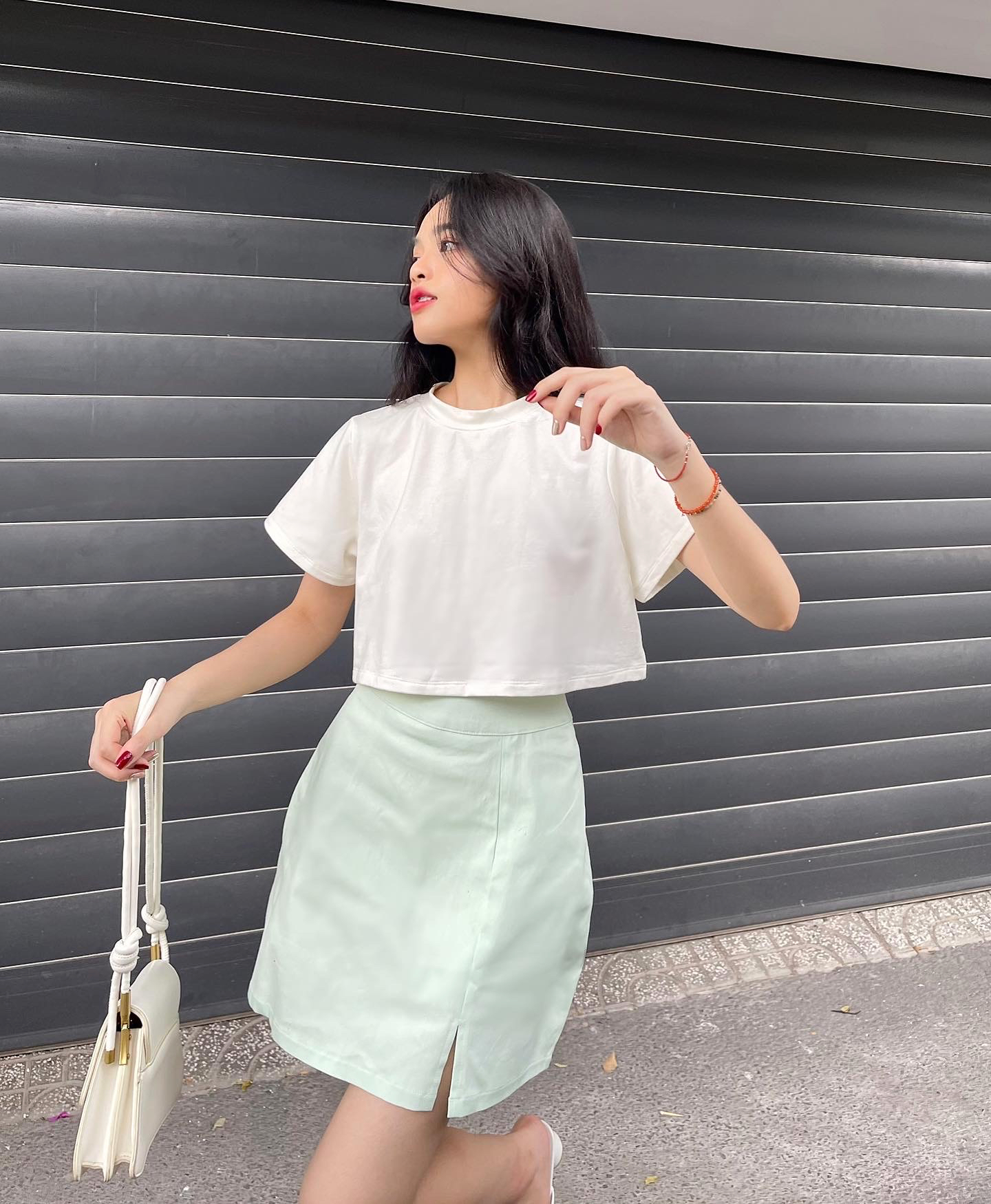 Áo crop-top tay ngắn cổ tròn | BASIC CROP-TOP - CLÉLIE