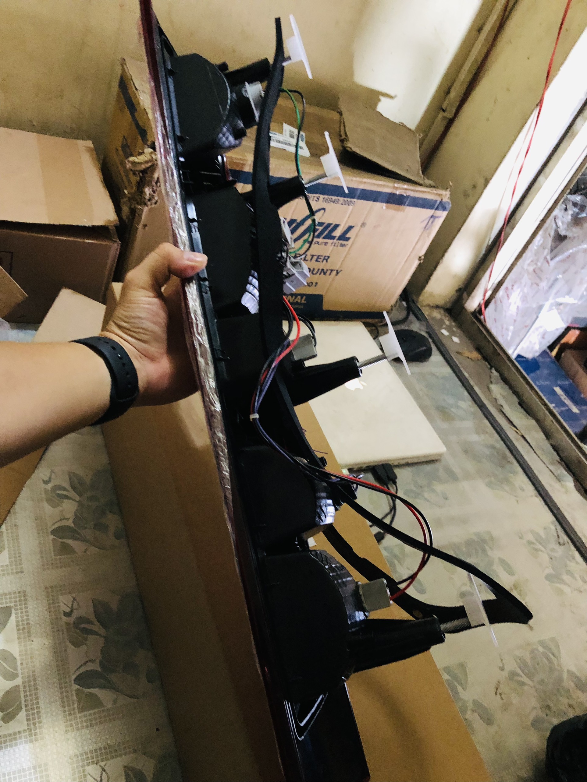 ĐÈN LÁI SAU FORD TRANSIT 2012-2022