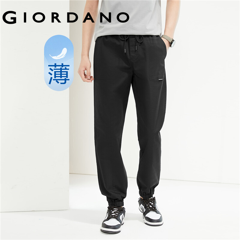 GIORDANO Men Pants Lightweight Drawstring Elastic Waist Joggers Exposed Seam Letter Tag Simple Fashion Casual Joggers 13114321