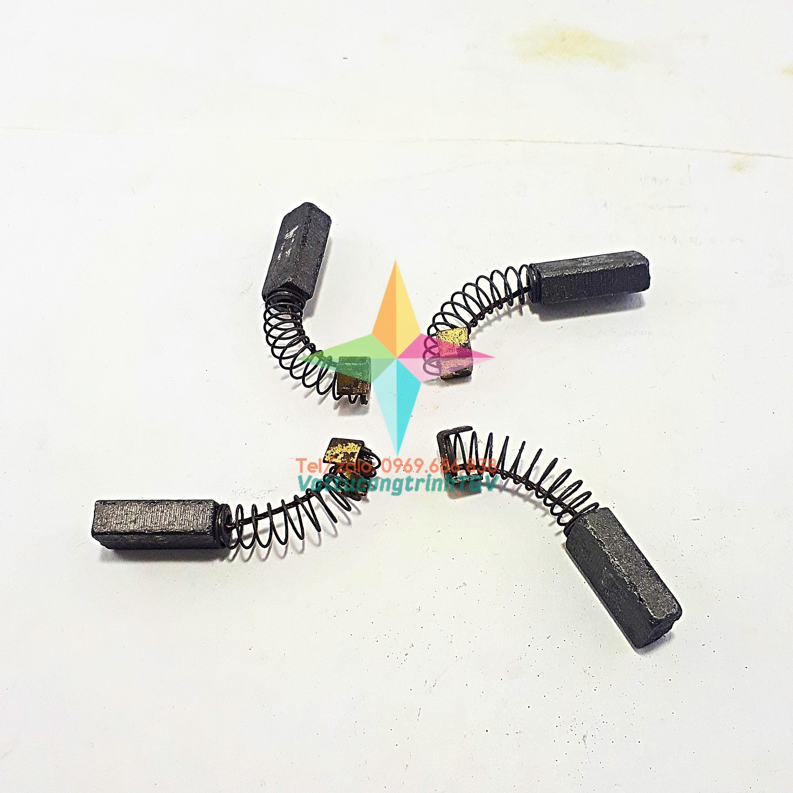 Bộ 4 chổi than dùng cho máy khoan, cắt