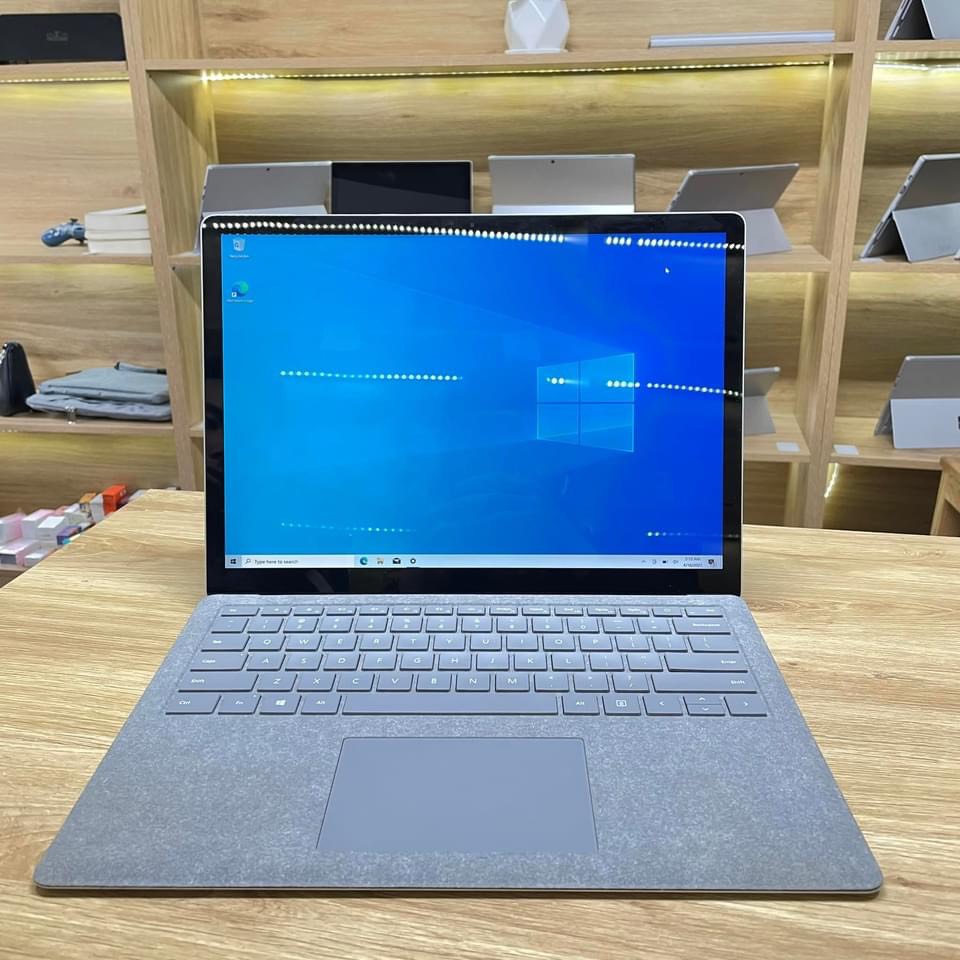 Microsoft Surface Laptop 2 i5/8GB/128GB (Likenew) 99%