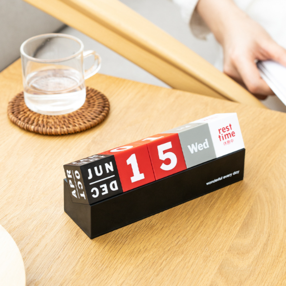 Practical Creative Cube Shape Perpetual Calendar Date Display Ornaments Multi-function Desk Calendars Mini DIY Phone Holder Daily Use.