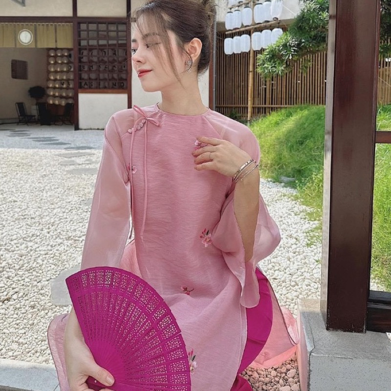 Sét áo dài cách Tân thêu hoa kèm quần lụa 2 trong 1